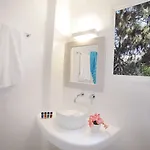 Mykonos Town Suites 4*