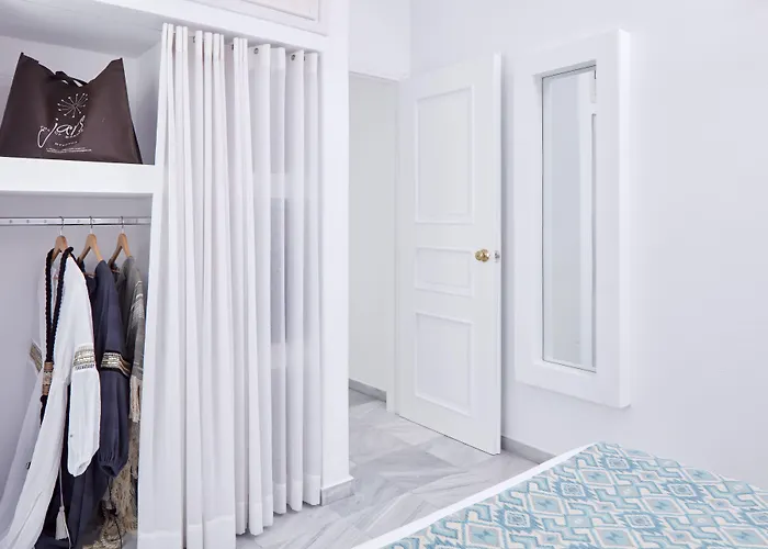 מלון דירות Mykonos Town Suites 4*