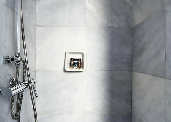 מלון דירות Mykonos Town Suites 4*