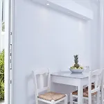 Апарт-отель Mykonos Town Suites 4*