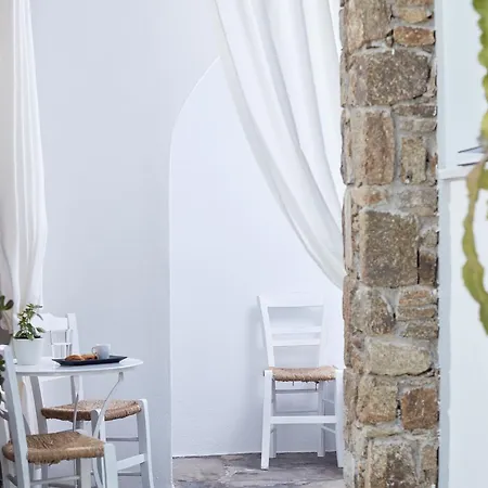 Mykonos Town Suites 4*